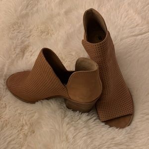 Steve Madden leather peep toe booties